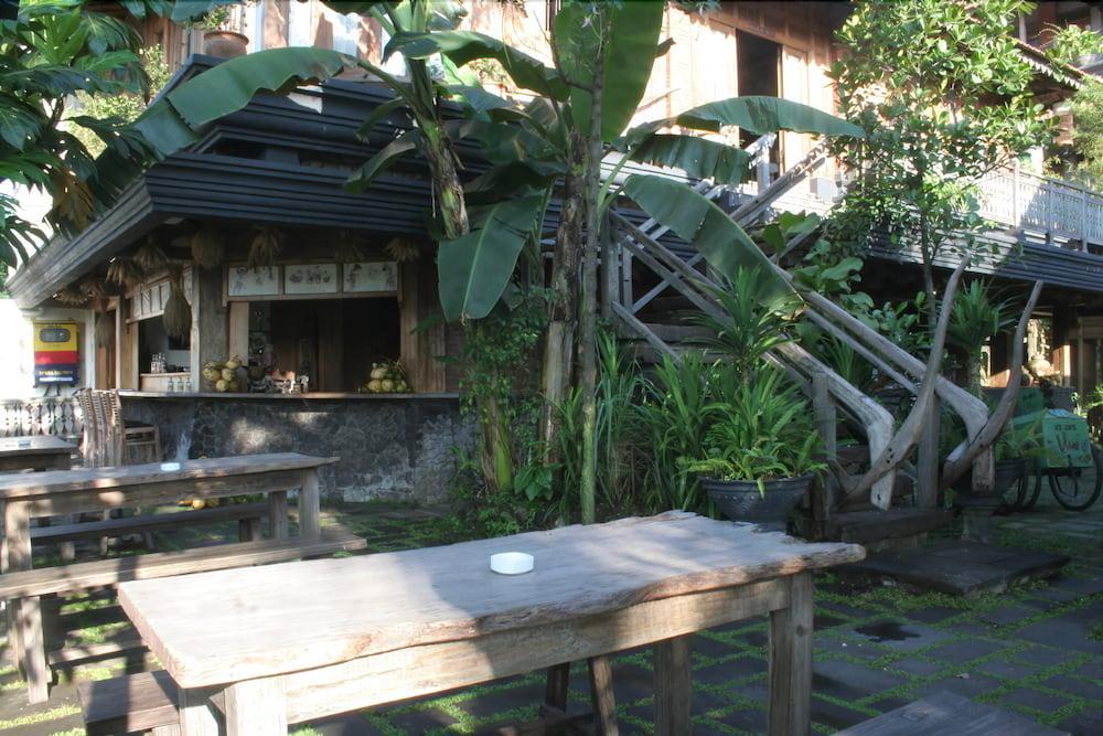 Omah Sinten Heritage & Resto 2* Surakarta (Solo)