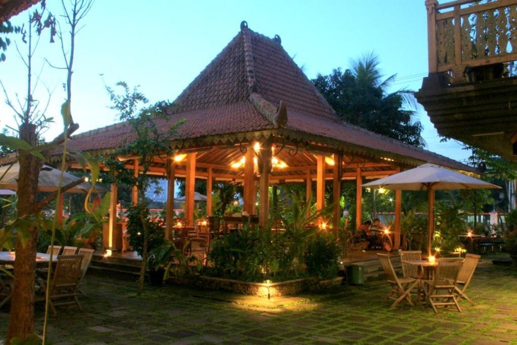 Omah Sinten Heritage & Resto Surakarta (Solo)