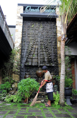 Omah Sinten Heritage & Resto Hotel 2*