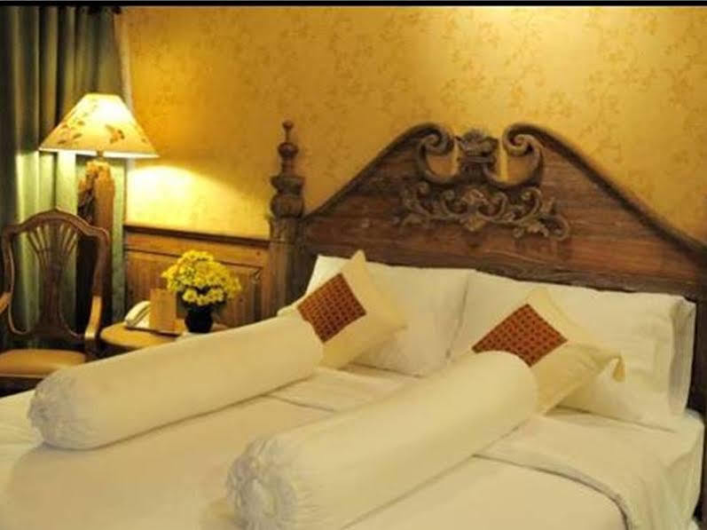 Omah Sinten Heritage & Resto 2* Surakarta (Solo)
